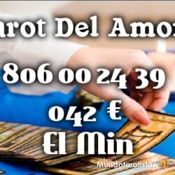 business-woman-and-the-phone-1470385565zJx