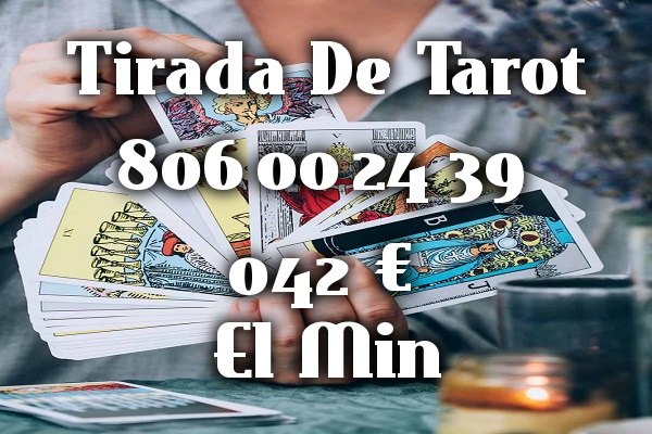 how-to-tune-into-your-inner-wisdom-with-tarot-cards-_-hello-glow-e1572209476796