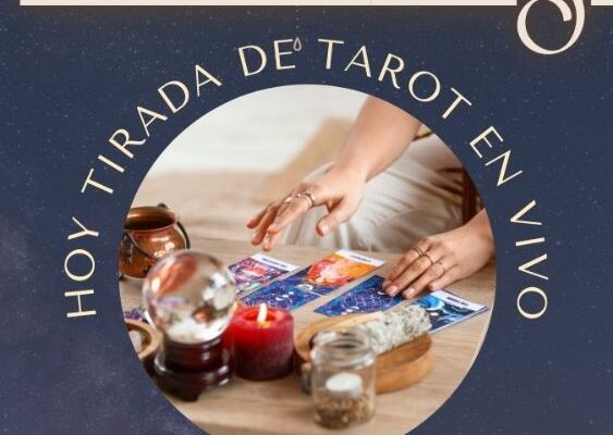 Historia tirada de tarot saturado azul