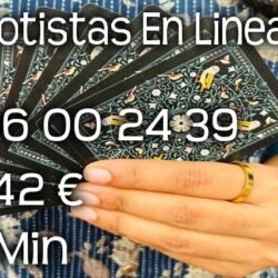 91537332-cartas-del-tarot-femenino-adivinación